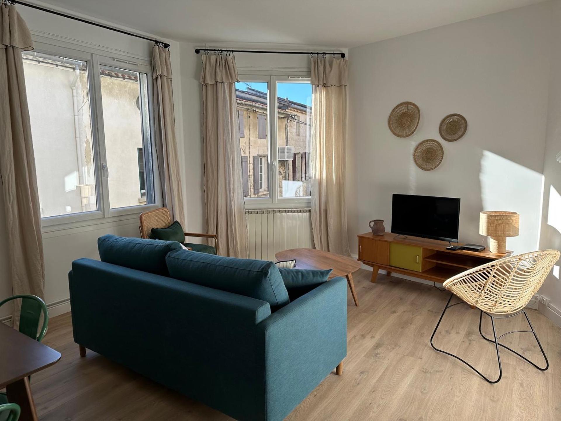 Charmant Appartement 3 Chambres Et Terrasse Eyragues Eksteriør bilde