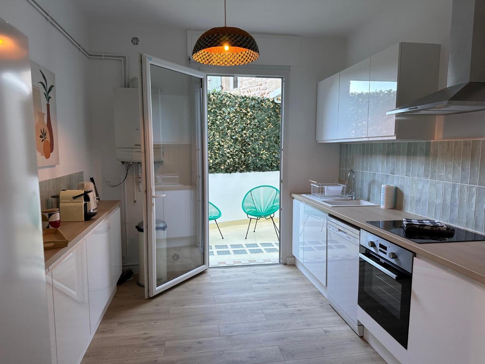Charmant Appartement 3 Chambres Et Terrasse Eyragues Eksteriør bilde